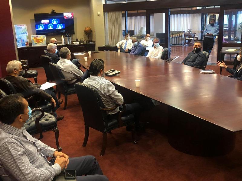 Autoridades y empresarios de Eagle Pass y Piedras Negras revisan c&oacute;mo mejorar el tr&aacute;fico comercial