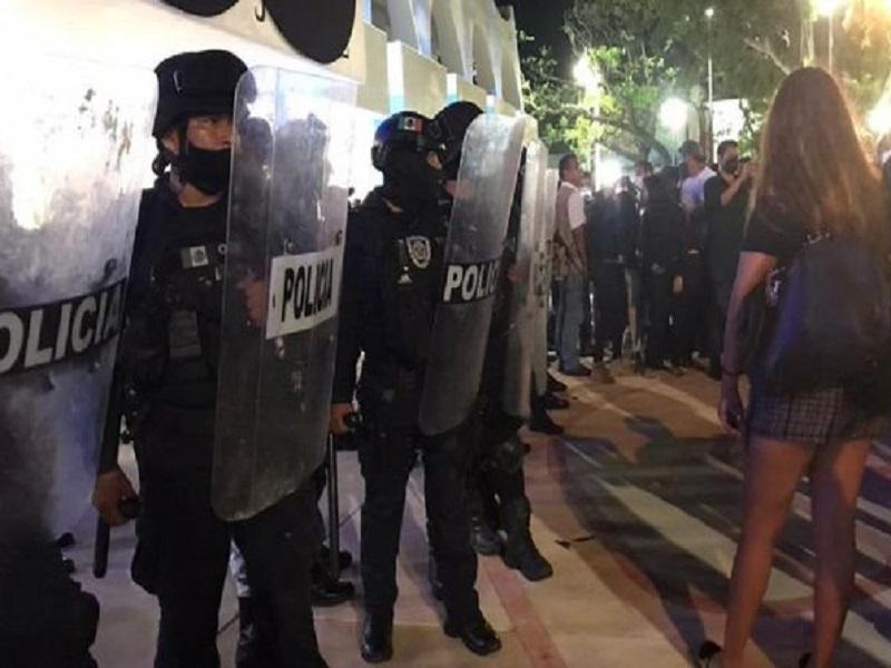 Destituyen a director de Policía Municipal de Cancún que ordenó disparar durante manifestación