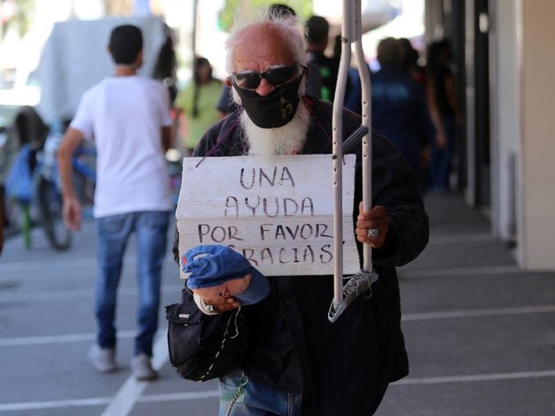 Se ensa&ntilde;a COVID-19 con los que menos tienen; amas de casa, adultos mayores y desempleados concentran m&aacute;s de la mitad de muertes