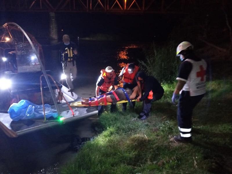 Rescatan a migrante embarazada a punto de ahogarse en el río Bravo en Piedras Negras