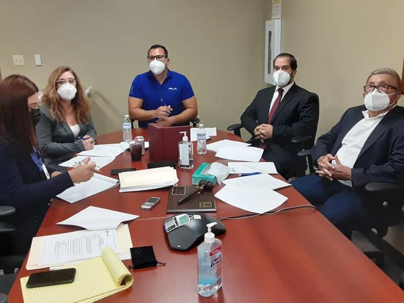 Tom&oacute; posesi&oacute;n la nueva Mesa Directiva del Distrito del Hospital del condado de Maverick