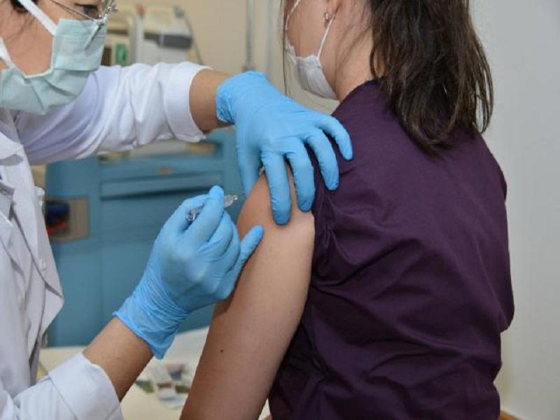Espa&ntilde;a iniciar&aacute; vacunaci&oacute;n voluntaria contra el coronavirus en enero del 2021