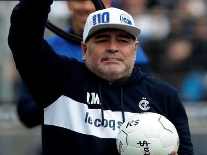 Muere Diego Armando Maradona por un paro cardiaco