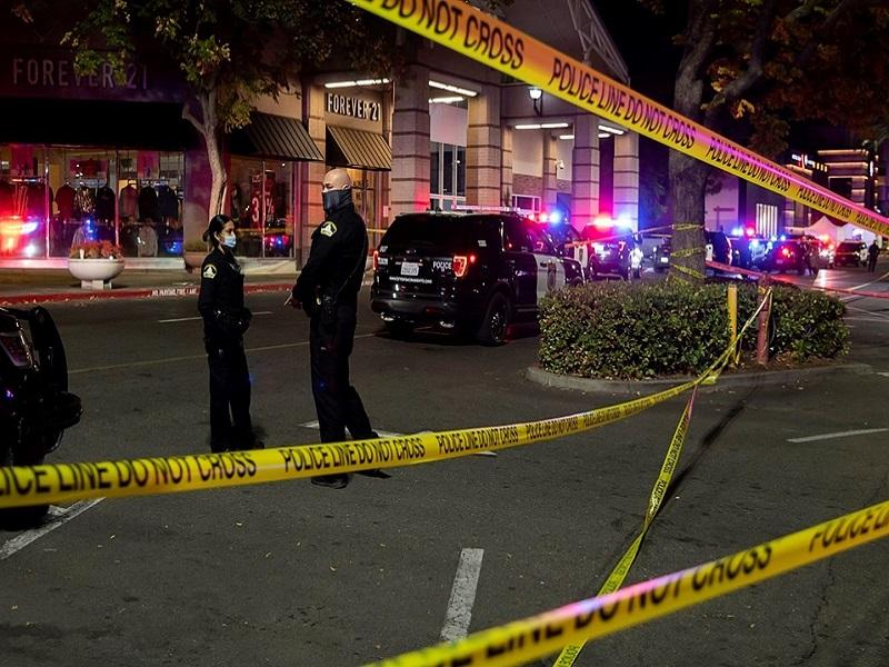 Dos muertos dejó tiroteo en centro comercial de California en pleno Black Friday