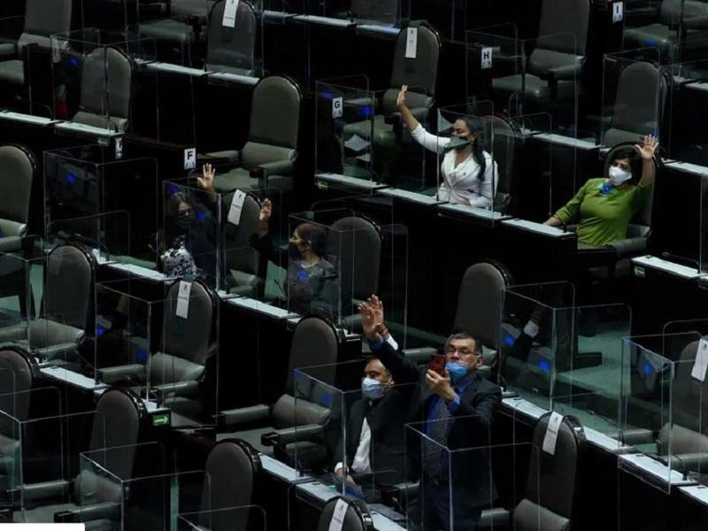 Posponen, otra vez, discusi&oacute;n de outsourcing 