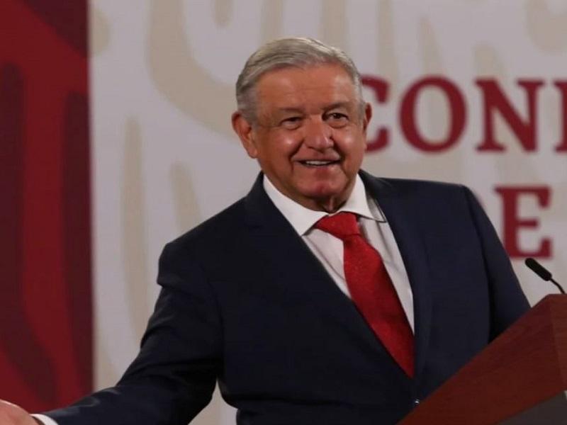 Se comprar&aacute;n hasta 500 mil dosis de la vacuna contra Covid de Pfizer: AMLO