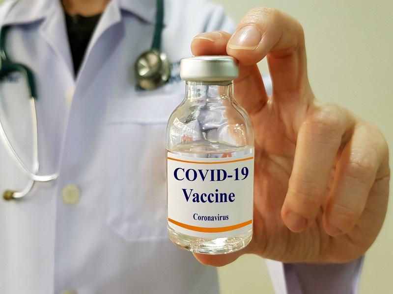 Primeras vacunaciones contra el COVID-19 disminuir&aacute;n muertes, pero no contagios: OMS