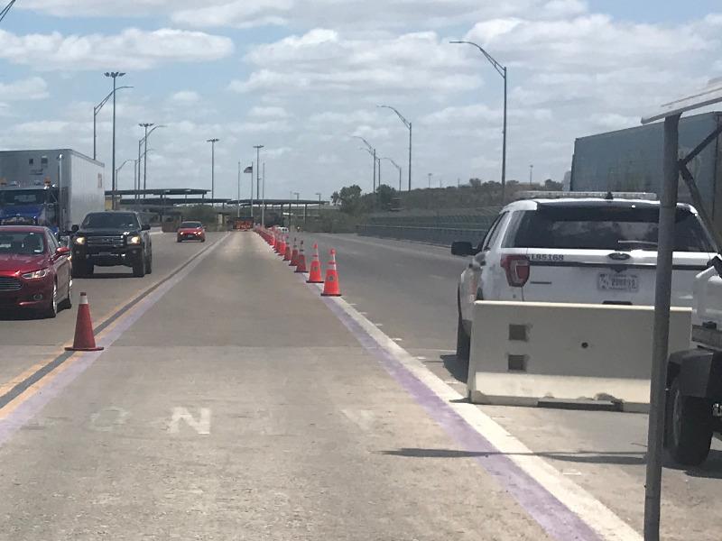 Aduana de Eagle Pass pide paciencia a turistas mexicanos por extensi&oacute;n de restricciones en puentes