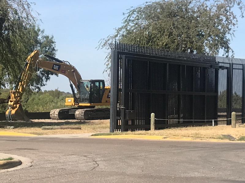 Concilio de Eagle Pass firma resoluci&oacute;n para oponerse a la nueva barda fronteriza (video)