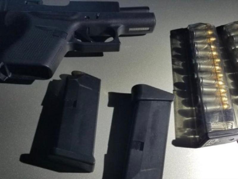 Confiscan pistola a traficante de indocumentados en operativo cerca de Uvalde