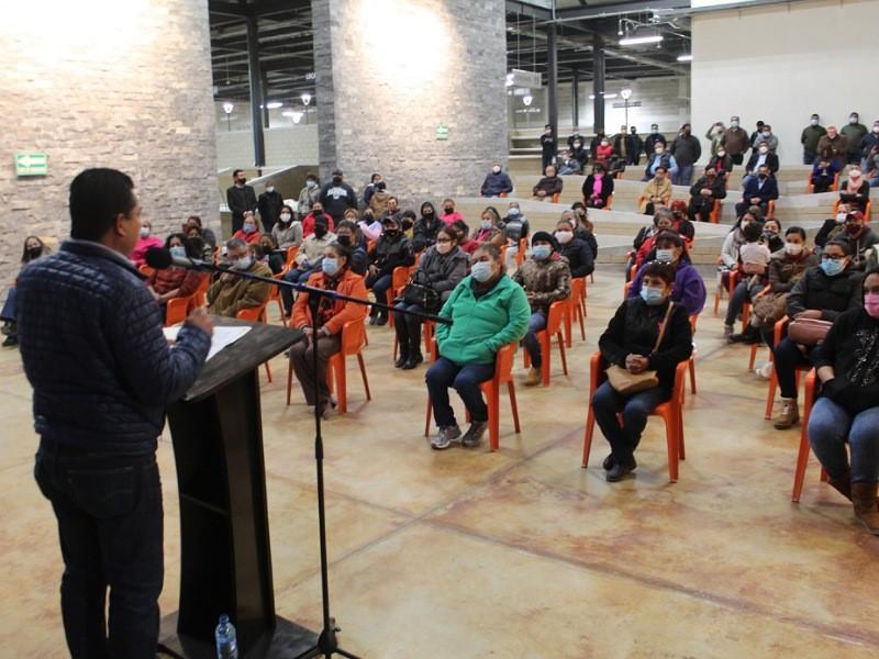 Alcalde de Acu&ntilde;a lleva informe de actividades a colonias