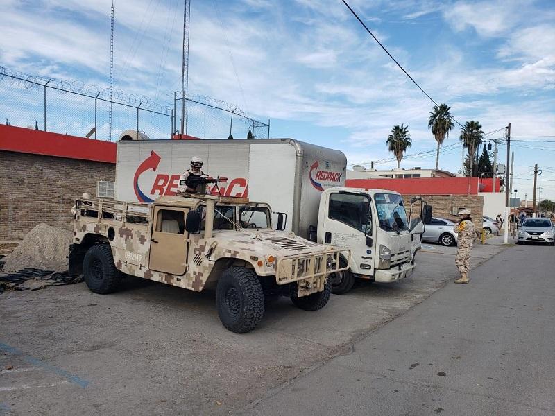 Aseguran camión de paquetería con droga a la altura del municipio de Guerrero