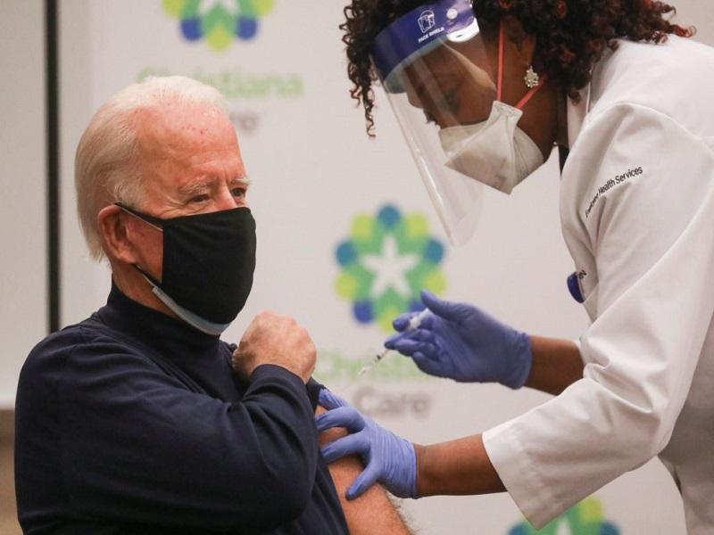 Recibe Biden primera dosis de la vacuna contra el COVID-19 