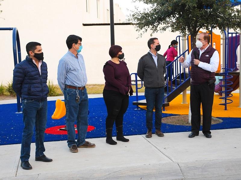 Alcalde CBG entrega nueva plaza, alumbrado LED y vialidad de acceso al fraccionamiento Santa Teresa Sector Uno