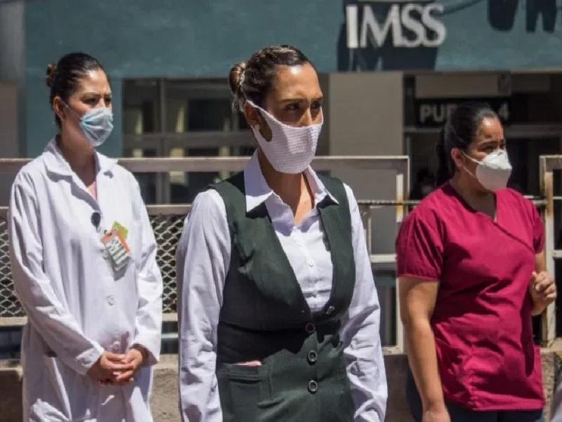 Más de 900 enfermeras y enfermeros del IMSS concluyeron cursos de especialización pese a la pandemia