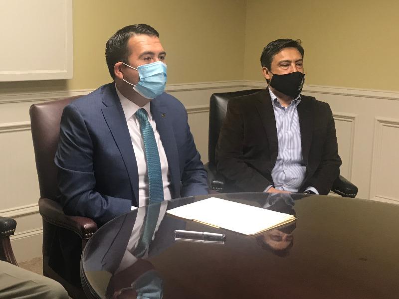 Le sale contrincante al Mayor de Eagle Pass, Rolando Salinas buscar&aacute; el cargo