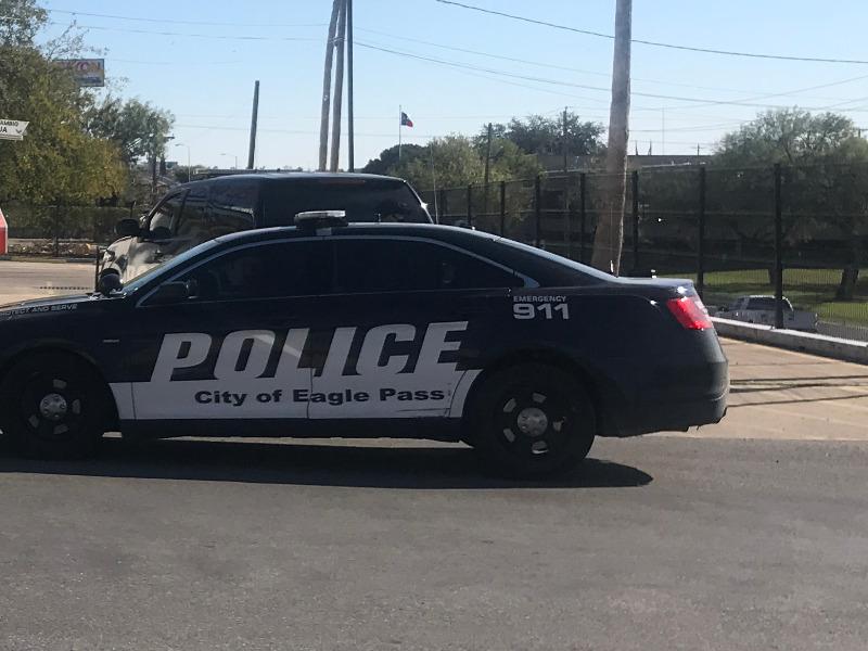 Recuperaron automóvil robado en asalto violento a restaurante de Eagle Pass