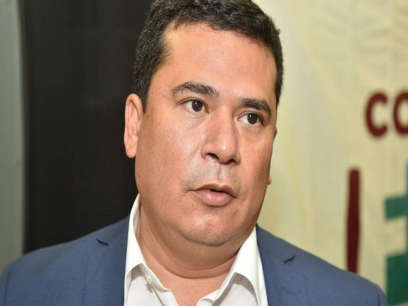 Reyes Flores Hurtado da positivo a la prueba del COVID-19