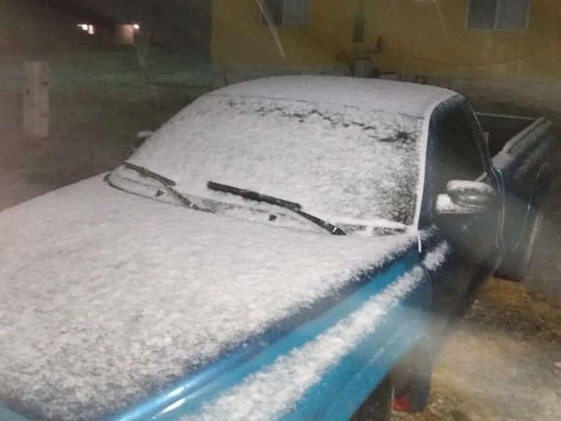 Reportan primeras nevadas en zonas serranas de Coahuila para despedir el 2020 (VIDEO)