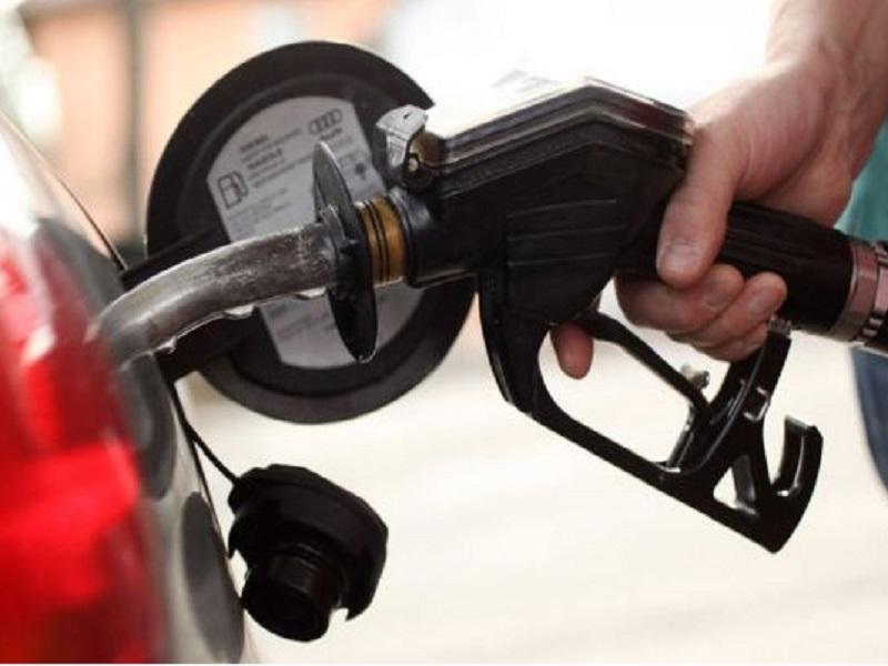Disminuye consumo de gasolina por pandemia, no por el costo, dicen gasolineros