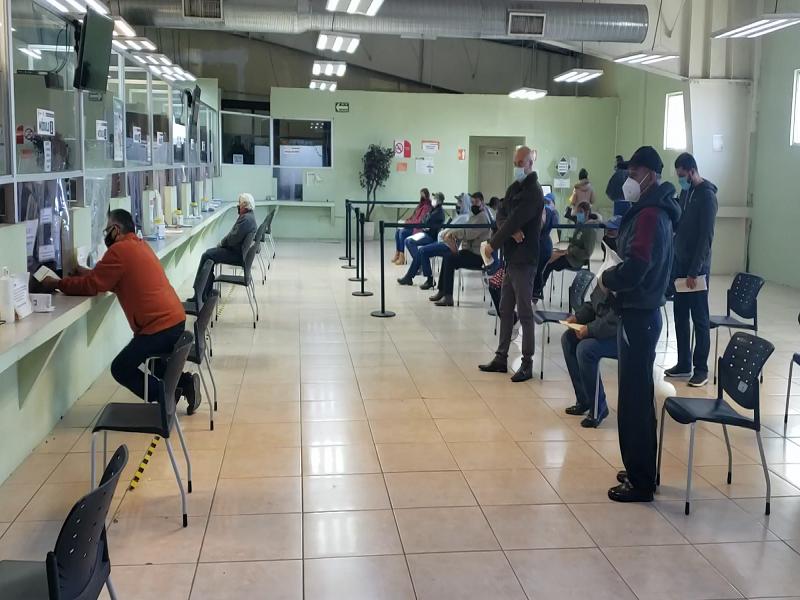 Contribuyentes cumplidos de derechos vehiculares ya no tendr&aacute;n el seguro gratuito contra accidentes (video)