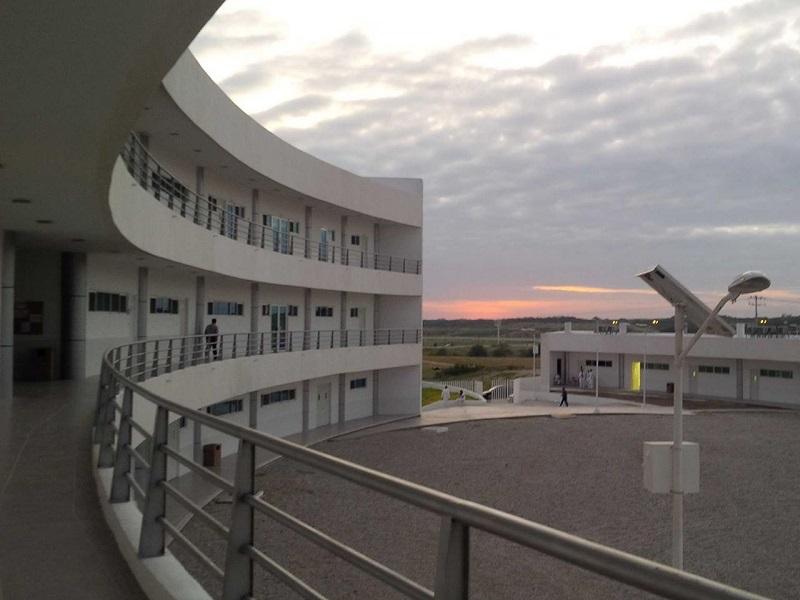Cambian propuesta para habilitar Centro de Recuperaci&oacute;n para Pacientes COVID, ahora ser&iacute;a la Escuela de Medicina 