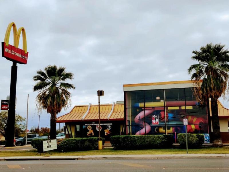 Cierra McDonalds de la calle Main de Eagle Pass, la pr&oacute;xima semana ser&aacute; demolido (video)
