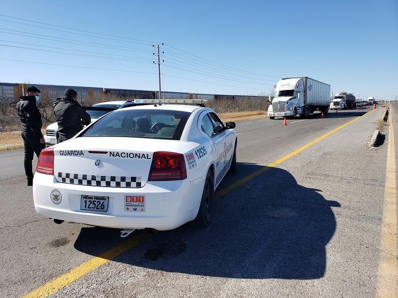 Instalan filtro de la Guardia Nacional para detectar vehículos con placas de cartón en la carretera 57