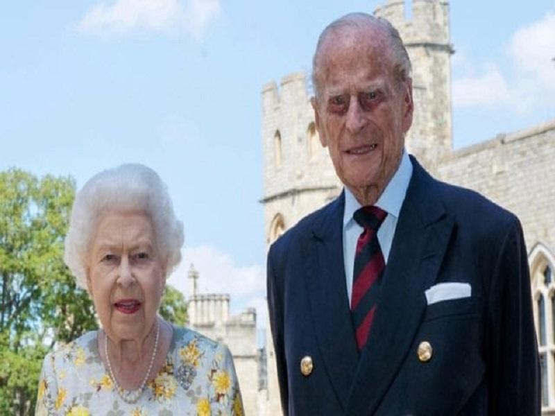 La reina Isabel y el príncipe Felipe reciben la vacuna contra el COVID-19