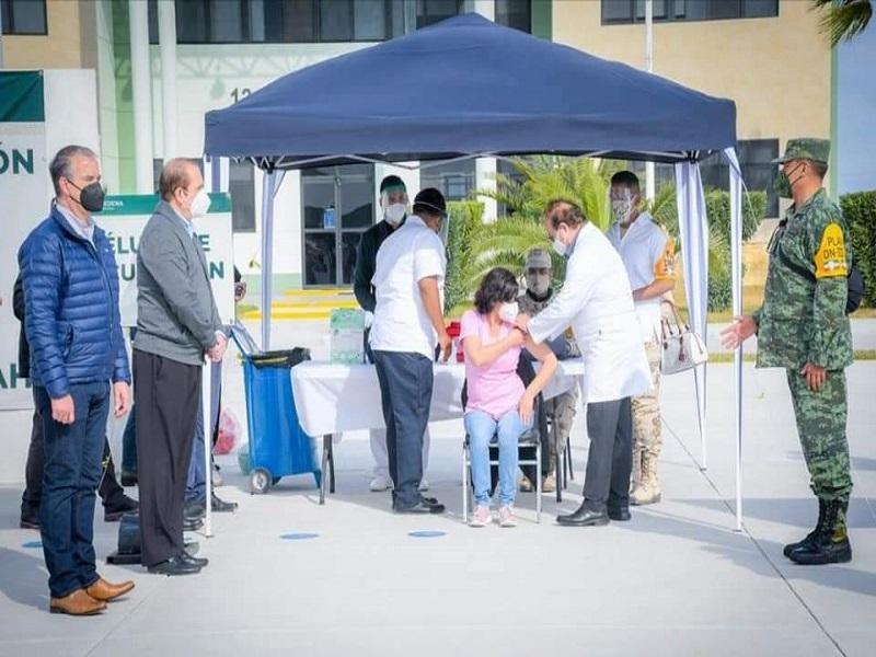 Segunda dosis de vacuna antiCovid a personal de salud ya no se aplicar&aacute; en el 12 Regimiento, ahora ser&aacute; en cada instituci&oacute;n