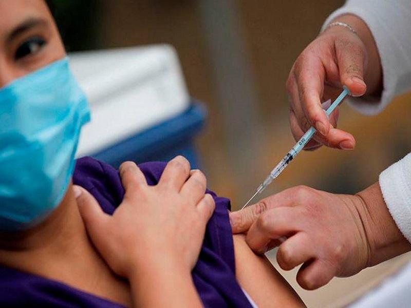 Algunas dosis de la vacuna contra el Covid-19 ya fueron repartidas en clínicas particulares (video)