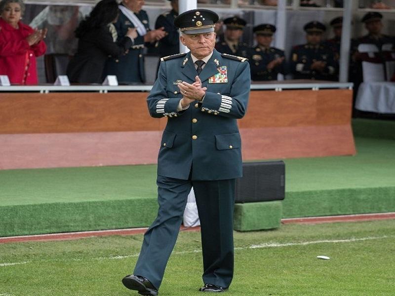 AMLO respalda exoneraci&oacute;n de FGR a Cienfuegos, acusa a la DEA de fabricar pruebas