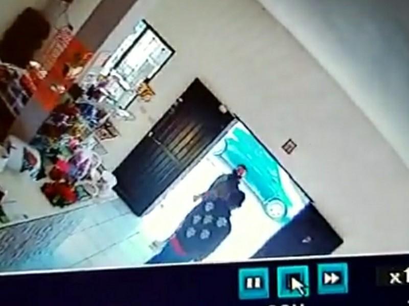 Sujeto agrede a tendero en Zaragoza, lo identifican