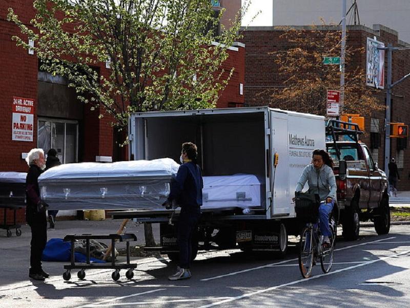 Llegar&aacute; EU a 400 mil muertos por coronavirus la pr&oacute;xima semana