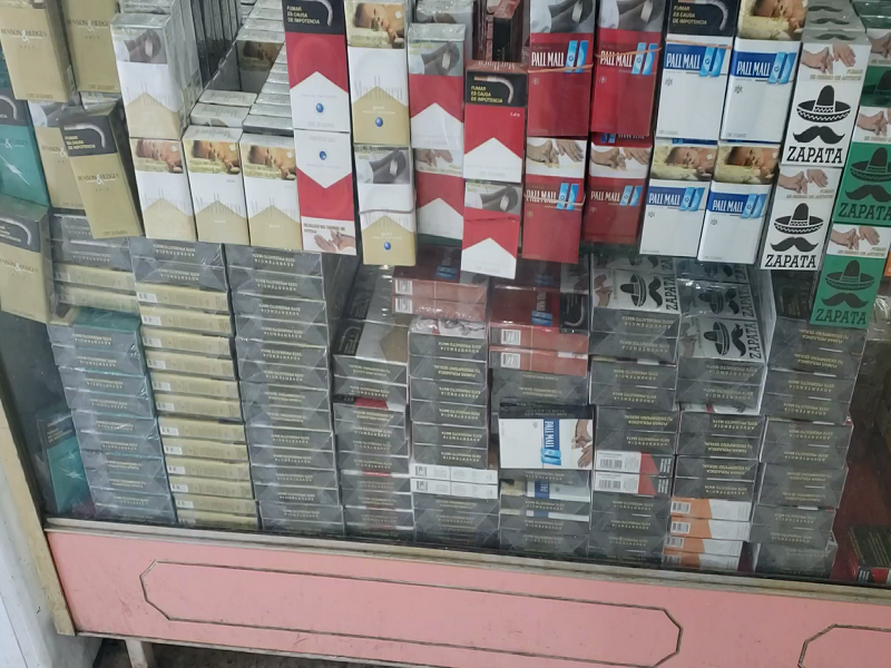 No disminuy&oacute; venta de cigarros y refrescos pese aumento al IEPS
