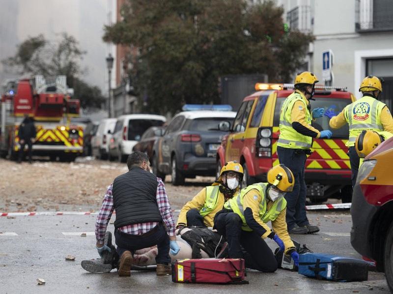 Al menos tres muertos y varios heridos dejó explosión en edificio de Madrid (Video)