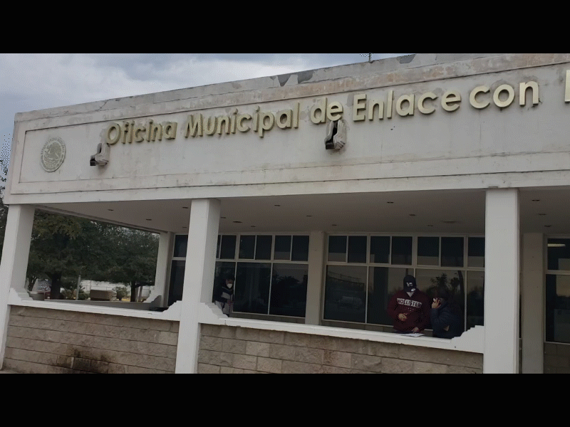 A pesar de restricciones para visas, no baja la demanda del pasaporte mexicano 