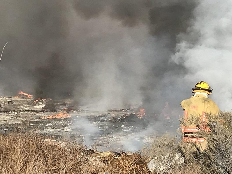 Atiende Protecci&oacute;n Civil Coahuila fuerte incendio en la planta recicladora Pl&aacute;sticos de Norte de Ramos Arizpe