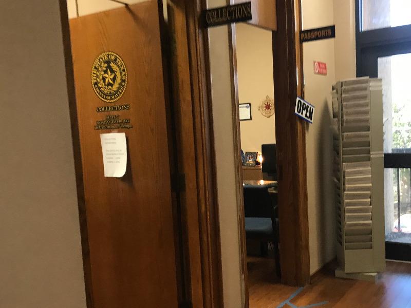 Abrir&aacute; tambi&eacute;n los s&aacute;bados la oficina del condado de Maverick para tramitar pasaportes americanos 