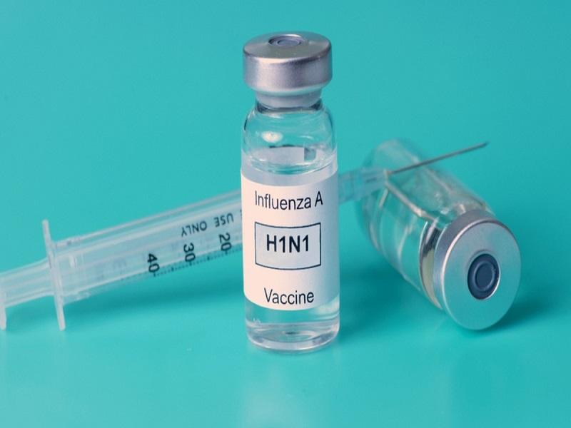 Suspenden aplicación de la vacuna anti influenza a adultos mayores, se preparan para aplicar la antiCovid (video)