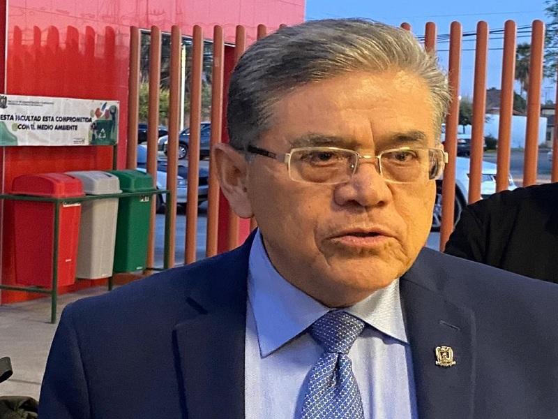 Confirman contagio de Covid y hospitalización del rector de la UAdeC, Salvador Hernández Vélez