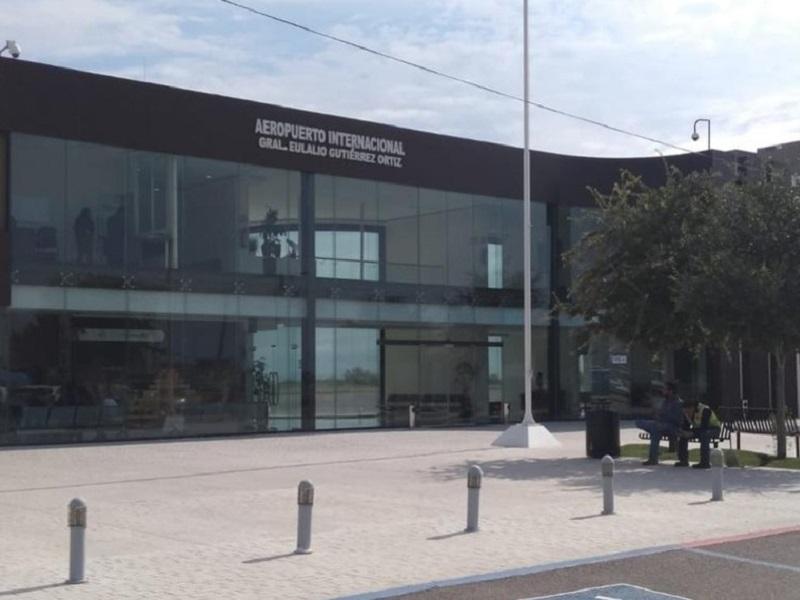 Pasajeros de vuelos particulares a EU tambi&eacute;n deben presentar prueba negativa de Covid-19