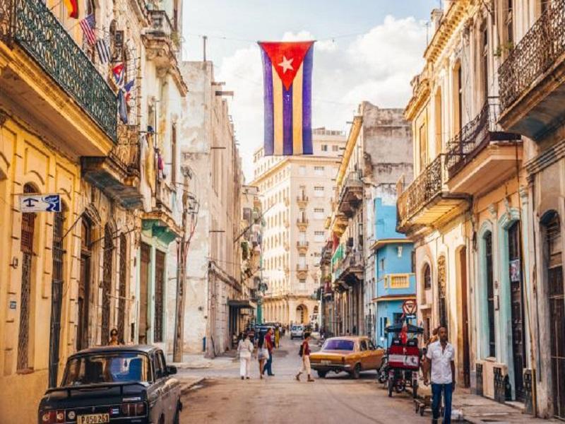 Cuba reducirá vuelos procedentes de México ante el avance de la pandemia