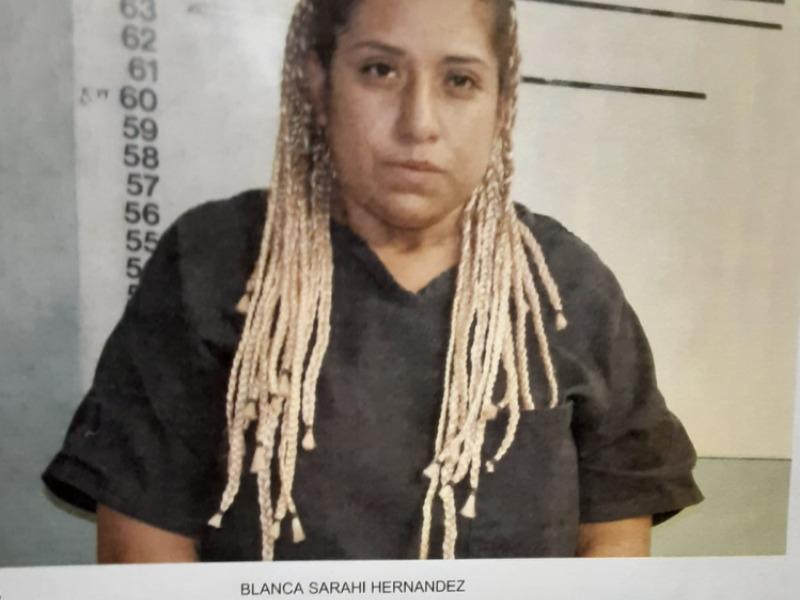Arrestaron en el Puente Dos a mujer de Eagle Pass buscada en San Antonio por agresión agravada 