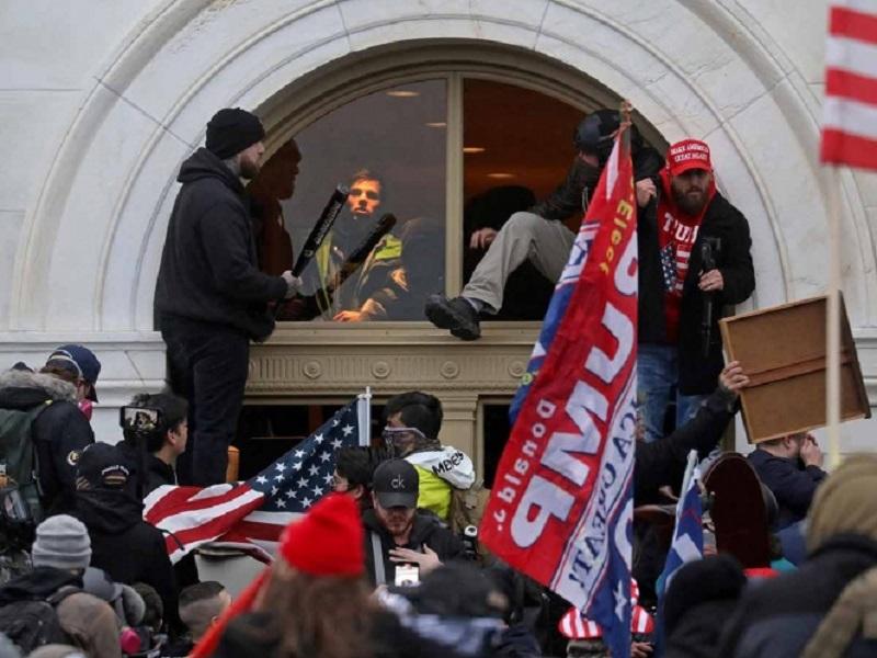 Trump nos invit&oacute;, aseguran acusados de asalto al Capitolio de EU