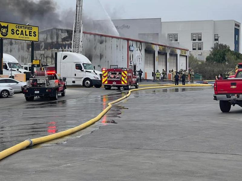 Un calentador fue la causa del incendio en taller mecánico de Eagle Pass, fueron pérdidas totales