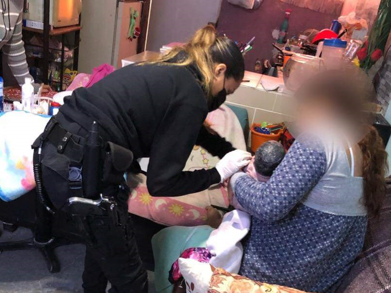 Mujer dio a luz en su casa en Acu&ntilde;a