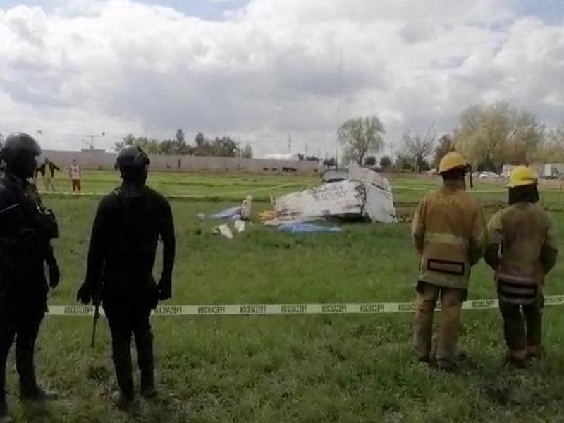 Desplome de avioneta en Sinaloa dej&oacute; tres muertos, entre ellos un menor