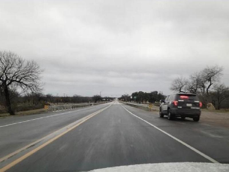 A pesar de la presencia de hielo se mantienen abiertas las carreteras del condado de Maverick y la región 