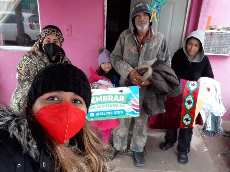 Sembrar para el Futuro dona chaquetas y cobertores a colonias de la periferia de Piedras Negras